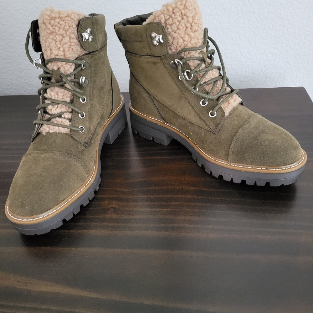 Green casual boots